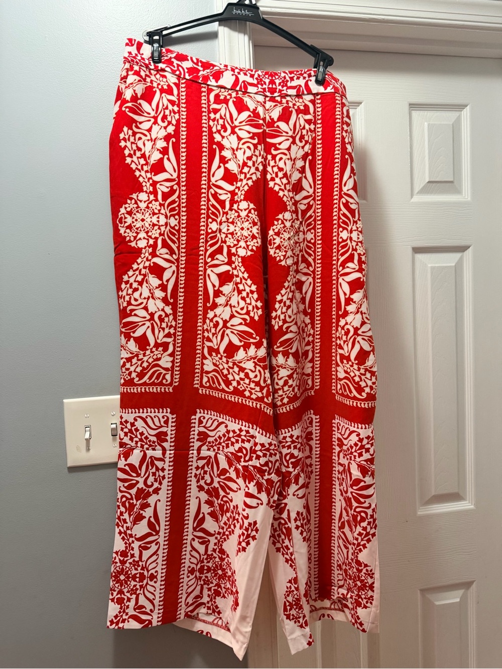 Philosophy 2x Red and White Printed Wide-Leg Pants flat front elastic back